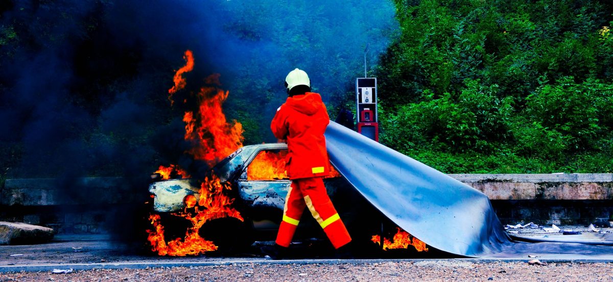 Featured image of post Large Fire Blanket : This camping blanket is also great to use as a picnic blanket or wrap it around yourself on long trips.